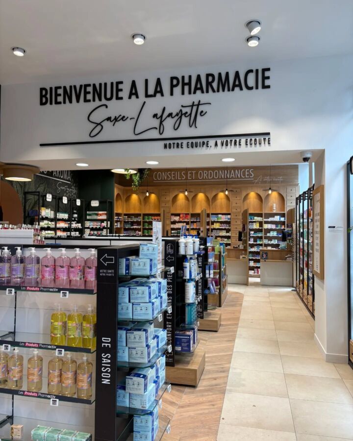 Pharmacie moderne intérieur