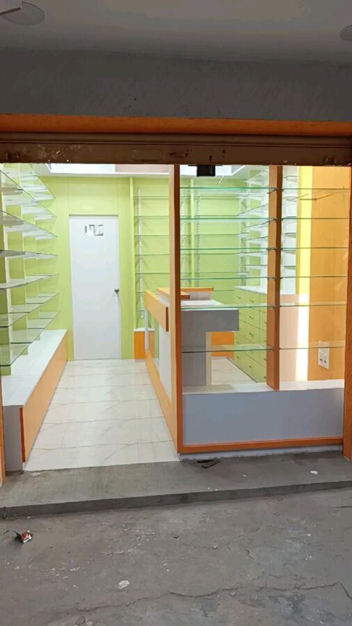 Pharmacie moderne intérieur